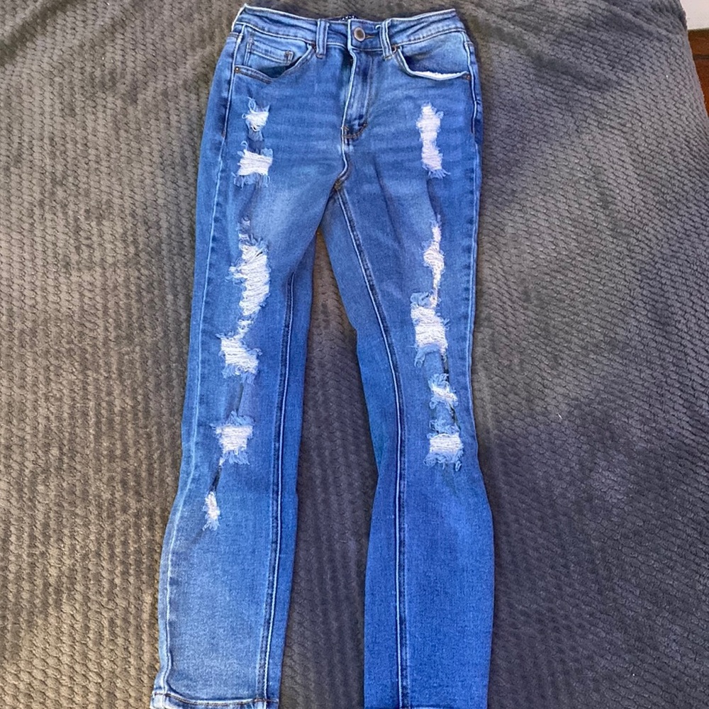 Ripped skinny jeans